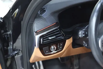BMW G30 / 5시리즈 실내랩핑 / 매트릭스 블랙 시공 / 대구 카앤맨 / 대구 북구 검단동