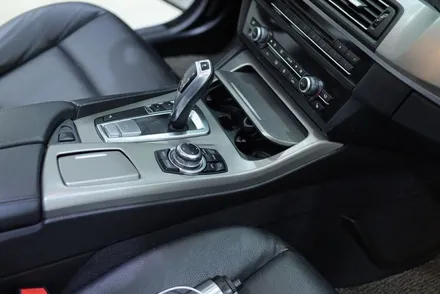 BMW 실내랩핑 / F10 5시리즈 / 티타늄 브러시 시공 / 대구 카앤맨 / 대구 북구 검단동