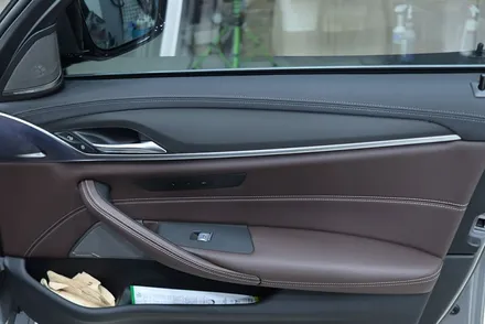 대구 bmw g30 5시리즈 실내랩핑 / 매트릭스 블랙 / 카앤맨 / 대구 북구 검단동