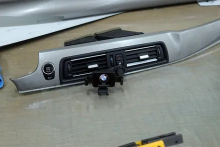 BMW 5시리즈 / F10 실내랩핑 (티타늄 브러시) 시공 / 대구 카앤맨 / 대구 북구 검단동