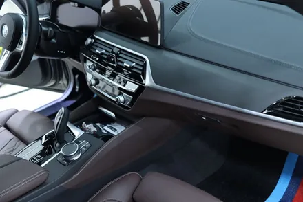 대구 bmw g30 5시리즈 실내랩핑 / 매트릭스 블랙 / 카앤맨 / 대구 북구 검단동