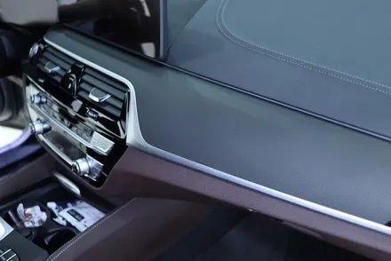대구 bmw g30 5시리즈 실내랩핑 / 매트릭스 블랙 / 카앤맨 / 대구 북구 검단동