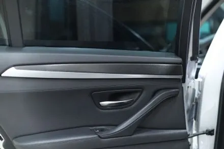 BMW F10 / 5시리즈 실내랩핑 (블랙 브러시) 시공 / 대구 카앤맨 / 대구 북구 검단동