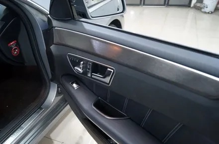 대구 벤츠 e클래스(w212) 실내랩핑 시공 카앤맨 / 대구 북구 검단동