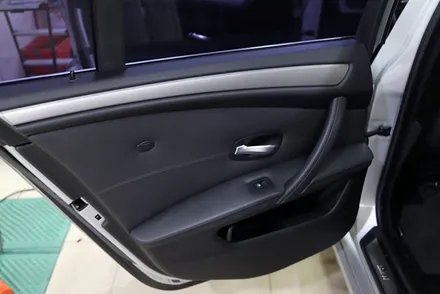 bmw e60 실내랩핑 / 티타늄 브러쉬 / 대구 카앤맨 / 대구 북구 검단동