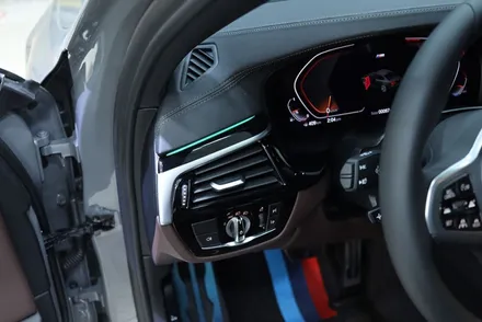 대구 bmw g30 5시리즈 실내랩핑 / 매트릭스 블랙 / 카앤맨 / 대구 북구 검단동