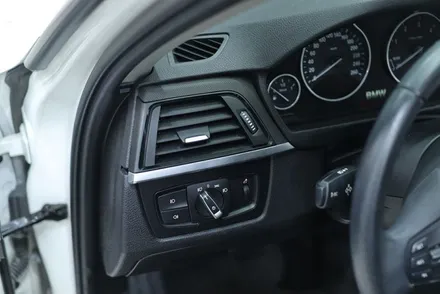대구 실내랩핑 bmw f30 / 3시리즈 우드 트림 실내랩핑 / 매트릭스 블랙 / 카앤맨 / 대구 북구 검단동