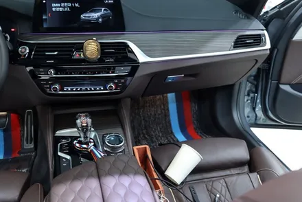 대구 실내랩핑 시공 / bmw g30 블랙 카본 / 카앤맨 / 대구 북구 검단동
