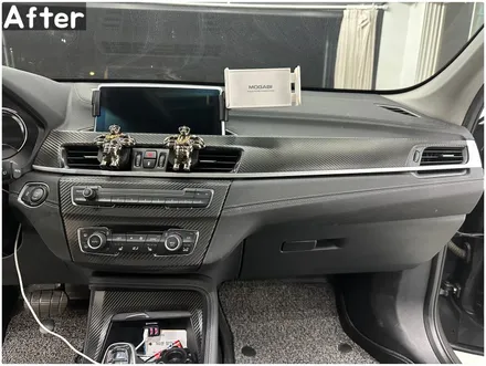 BMW X1 실내랩핑으로 하이그로시 기스 커버업! X1(F48) 카본랩핑 / 서울 동작구