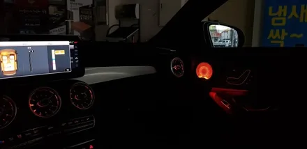 [분당 벤츠 전문점] 벤츠 X253 GLC클래스 2019년식 GLC300 쿠페 최고급 64색 전면 송풍구 엠비언트 교체, 검정색 플라스틱 미드스피커 커버탈거 64색 부메스터 미드스 / 성남 분당구 정자동