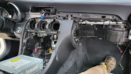 분당벤츠전문점 카알터 C클래스 W205 C220 국산 12.3인치 모니터교체 M2C200PLUS AUX코딩 순정GPS연동 순정64색변경 부메스터 전동트위터 데쉬보드 엠비언트 / 성남 분당구 정자동