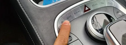 분당벤츠전문점 카알터 S클래스 W222 S500 터치스크린 변경 안드로이드 M2C200PLUS 순정GPS연동 파크라케이블 설치 AUX코딩 / 성남 분당구 정자동