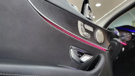 벤츠 W213 E300 순정 엠비언트 고장수리 터치모니터변경 국산 안드로이드 M2C200APLUS USBAUX 순정GPS연동 무선 LTE WiFi 분당 판교 벤츠전문 카알터 / 성남 분당구 정자동