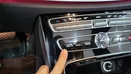 [분당벤츠전문점] 벤츠 E클래스 W213 E200 2018년식 안드로이드 M2C200플러스 국산 USB AUX생성기 순정GPS연동케이블 휴대용 무선 WiFi 기기설치 / 성남 분당구 정자동