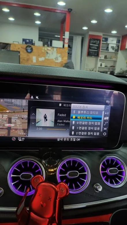 벤츠 W213 E300 순정 엠비언트 고장수리 터치모니터변경 국산 안드로이드 M2C200APLUS USBAUX 순정GPS연동 무선 LTE WiFi 분당 판교 벤츠전문 카알터 / 성남 분당구 정자동