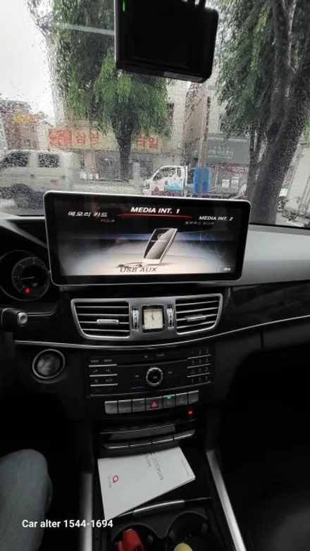 E220 M2C200PLUS 12.3인치 모니터교체 USBAUX 후방카메라교체 LTE 라우터 현대모비스 NTG-4500CE 모니터고장탈거 분당구 정자동 카알터 / 성남 분당구 정자동