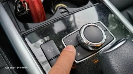 E220 M2C200PLUS 12.3인치 모니터교체 USBAUX 후방카메라교체 LTE 라우터 현대모비스 NTG-4500CE 모니터고장탈거 분당구 정자동 카알터 / 성남 분당구 정자동