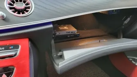 벤츠 W213 E300 순정 엠비언트 고장수리 터치모니터변경 국산 안드로이드 M2C200APLUS USBAUX 순정GPS연동 무선 LTE WiFi 분당 판교 벤츠전문 카알터 / 성남 분당구 정자동