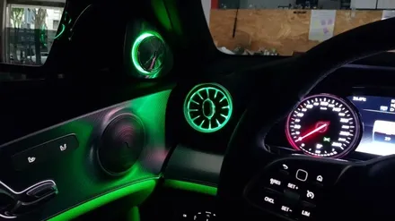 [분당 벤츠 전문점] 벤츠 W213 E클래스 2020년식 E300 신차 탁송 순정형 부메스터 전동 트위터, 전면 송풍구 엠비언트 LED 무드등 교체 작업 / 성남 분당구 정자동