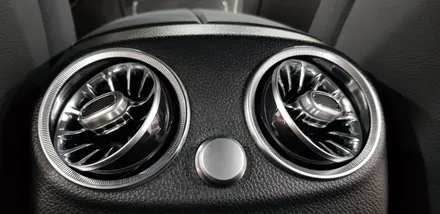 [분당벤츠전문점] 벤츠 X253 GLC300e 쿠페 신차패키지 전동트위터 전면송풍구 리어송풍구 대쉬보드 AMG로고 등받이 미드레인지 풀셋트 엠비언트 / 성남 분당구 정자동