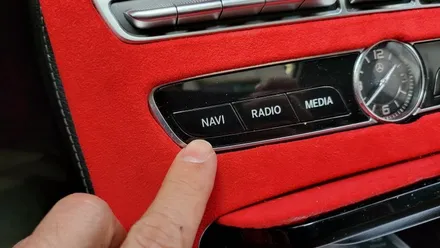 벤츠 W213 E300 순정 엠비언트 고장수리 터치모니터변경 국산 안드로이드 M2C200APLUS USBAUX 순정GPS연동 무선 LTE WiFi 분당 판교 벤츠전문 카알터 / 성남 분당구 정자동