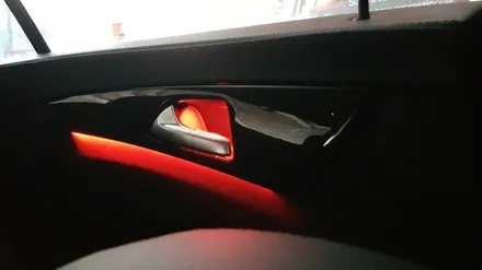 [분당 벤츠 전문점] 벤츠 W218 후기형 CLS클래스 CLS 250d 보이지도 않는 순정 3색 앰비언트를 순정 방식 그대로 12색 멀티컬러 지원되는 앰비언트 LED광량 5배 UP / 성남 분당구 정자동