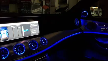 [분당 벤츠 전문점] 벤츠 W213 E클래스 2020년식 E300 신차 탁송 순정형 부메스터 전동 트위터, 전면 송풍구 엠비언트 LED 무드등 교체 작업 / 성남 분당구 정자동
