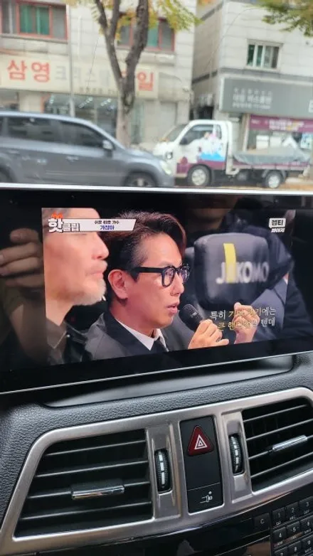 벤츠 E350 카브리올레 국산 안드로이드 M2C200PLUS 네비게이션 국산 12.3 와이드모니터 교체 분당 판교 카알터 / 성남 분당구 정자동