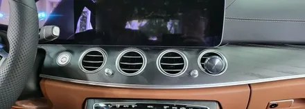 [분당벤츠전문점] 벤츠 E클래스 W213 E220 AMG 2021년식 페이스리프트 신차 패키지 부메스터 3D전동 트위터, 미드레인지 엠비언트 전면송풍구 엠비언트 리어송풍구 엠비언트 / 성남 분당구 정자동