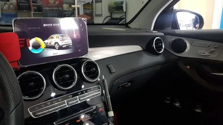 [분당 벤츠 전문점] 벤츠 C253 GLC350e 2018년식 미세먼지와 코로나 바이러스 퇴치에 도움되는 순정 매립형 공기청정기 지어에 GAIR설치 및 순정형 3D부메스터 신형 전 / 성남 분당구 정자동