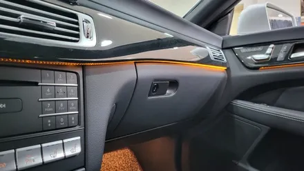 벤츠 W218 CLS400 순정 12색  엠비언트 교체 타업체 내비게이션 탈거 및 모니터교체 배터리방전 블랙박스 교체 바르타 AGM 배터리교체 / 성남 분당구 정자동