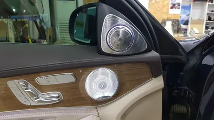 [분당 벤츠 전문점] 벤츠 W205 C클래스 2015년식 C200 순정 3색 엠비언트 순정 64색 엠비언트 변경 작업 64색 부메스터 3D전동트위터 64색 전면 송풍구 엠비언트 리 / 성남 분당구 정자동