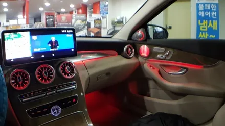 [분당 벤츠 전문점] 벤츠 W205 C클래스 2015년식 C200 순정 3색 엠비언트 순정 64색 엠비언트 변경 작업 64색 부메스터 3D전동트위터 64색 전면 송풍구 엠비언트 리 / 성남 분당구 정자동