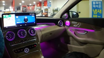 [분당 벤츠 전문점] 벤츠 W205 C클래스 2015년식 C200 순정 3색 엠비언트 순정 64색 엠비언트 변경 작업 64색 부메스터 3D전동트위터 64색 전면 송풍구 엠비언트 리 / 성남 분당구 정자동