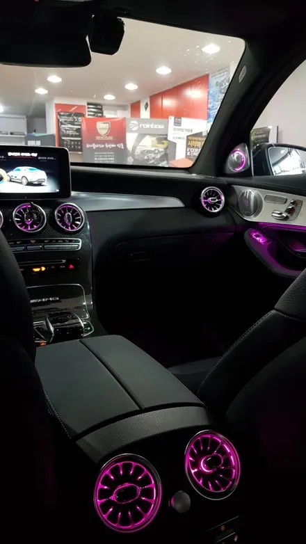 [분당 벤츠 전문점] 벤츠 C253 전기형 2018년식 GLC 63AMG 순정 3색 엠비언트 타업체 작업된 3색 전동트위터 3색 전면&리어송풍구 엠비언트 64색 엠비언트 변경 및 / 성남 분당구 정자동