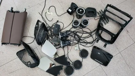 벤츠 W213 E220d 중고차 신차 만들기 부메스터 엠비언트 터치모니터변경 안드로이드 FHD 어라운드뷰 카본센터페시아 정품IWC 풀방음 광각미러 공기청정기 블랙박스 보조배터리 / 성남 분당구 정자동