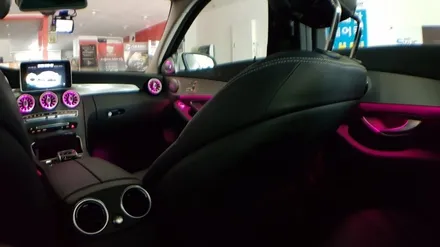 [분당 벤츠 전문점] 벤츠 W205 C클래스 C220d 순정 3색 엠비언트를 순정 64색 엠비언트 변경 작업 64색 부메스터 3D전동트위터 64색 전면 송풍구 엠비언트 교체작업 / 성남 분당구 정자동