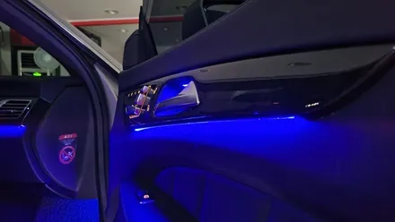 벤츠 W218 CLS400 순정 12색  엠비언트 교체 타업체 내비게이션 탈거 및 모니터교체 배터리방전 블랙박스 교체 바르타 AGM 배터리교체 / 성남 분당구 정자동