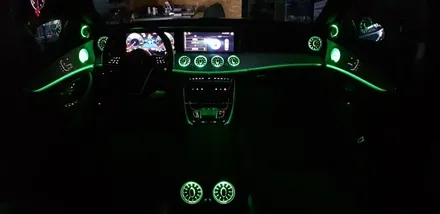 [분당벤츠전문점] 벤츠 2021년식 W213 E250 페이스 리프트 신차 패키지 부메스터 3D전동 트위터, 전면송풍구&리어송풍구 엠비언트, 미드스피커 엠비언트 커버 교체 작업 / 성남 분당구 정자동