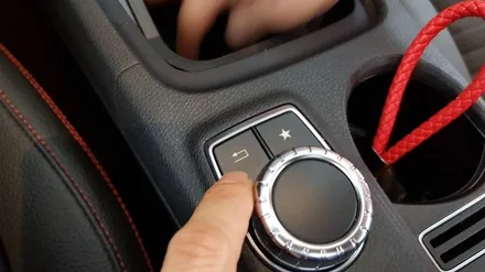 [분당벤츠전문점] 벤츠 W117 CLA 250 순수국산 12.3인치 대화면 와이드 모니터 + 구글 정식 인증된 카블릿 M2C설치 + 보증에도 이상없는 블랙박스 보조배터리 설치 / 성남 분당구 정자동