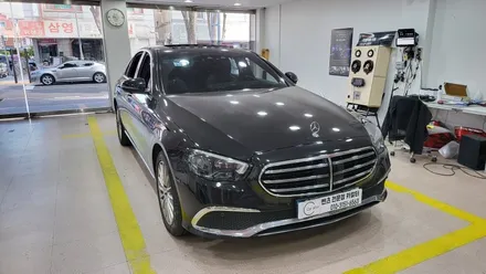 벤츠 E220d 4D 전동트위터 신형 송풍구엠비언트 와이드콕핏 상단 엠비언트 옵틱글래스 광각미러 / 성남 분당구 정자동