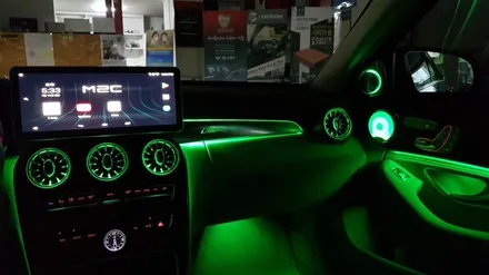 [분당 벤츠 전문점] 벤츠 W205 C클래스 2015년식 C200 순정 3색 엠비언트 순정 64색 엠비언트 변경 작업 64색 부메스터 3D전동트위터 64색 전면 송풍구 엠비언트 리 / 성남 분당구 정자동