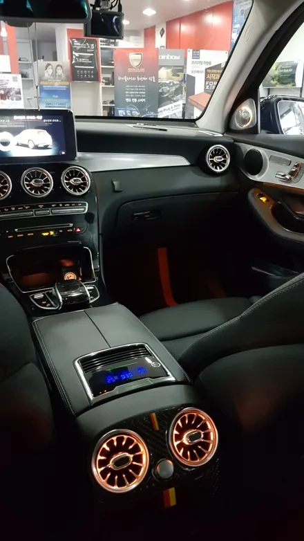 [분당 벤츠 전문점] 벤츠 C253 GLC350e 2018년식 미세먼지와 코로나 바이러스 퇴치에 도움되는 순정 매립형 공기청정기 지어에 GAIR설치 및 순정형 3D부메스터 신형 전 / 성남 분당구 정자동