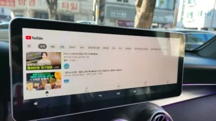 GLC300쿠페 감성 업그레이드 풀 엠비언트셋트시공 12.3인치 모니터교체 M2C200PLUS AUX코딩 순정GPS 연동 파크라케이블 옵틱글래스 광각미러교체 벤츠전문점 카알터 / 성남 분당구 정자동