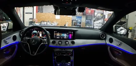 [분당벤츠전문점] 벤츠 2021년식 W213 E250 페이스 리프트 신차 패키지 부메스터 3D전동 트위터, 전면송풍구&리어송풍구 엠비언트, 미드스피커 엠비언트 커버 교체 작업 / 성남 분당구 정자동