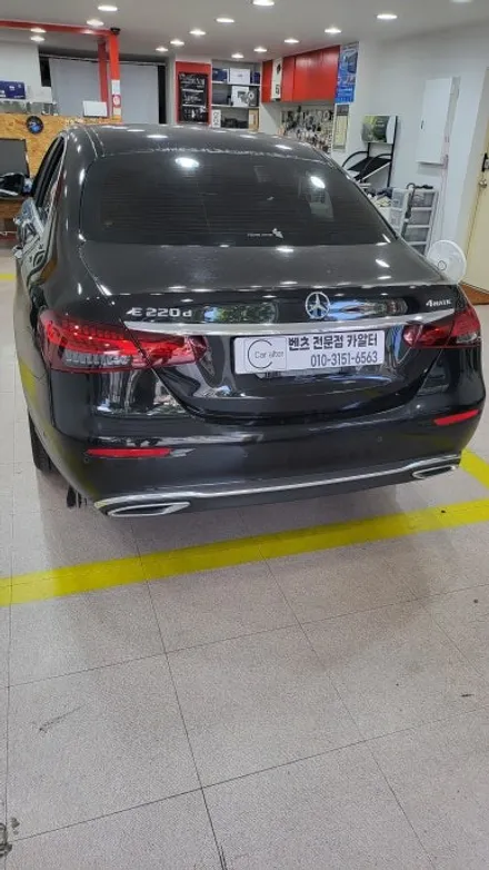 벤츠 E220d 4D 전동트위터 신형 송풍구엠비언트 와이드콕핏 상단 엠비언트 옵틱글래스 광각미러 / 성남 분당구 정자동