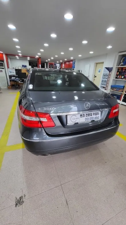 벤츠 E클래스 E300 국산 와이드모니터교체 안드로이드11 NV700 아틀란V5 네비게이션 후방카메라교체 블랙박스교체 하이패스매립 옵틱글래스 광각미러교체 / 성남 분당구 정자동