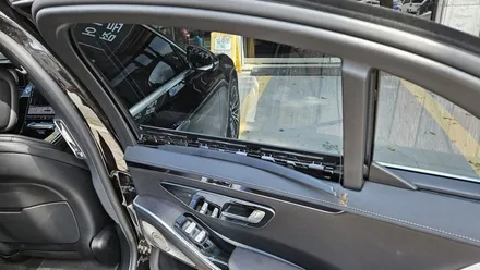 벤츠 신형S클래스 W223 S350d 전동 커튼 블라인드 선쉐이드 고장 수리 교체 전문점 / 성남 분당구 정자동
