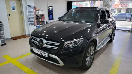 GLC350e 국산12.3 모니터교체 M2C200PLUS AUX코딩 순정GPS연동 파크라케이블 순정버튼 통풍시트 순정64색 엠비언트변경 데쉬보드엠비언트 송풍구엠비언트 / 성남 분당구 정자동