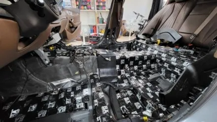 벤츠 W213 E220d 중고차 신차 만들기 부메스터 엠비언트 터치모니터변경 안드로이드 FHD 어라운드뷰 카본센터페시아 정품IWC 풀방음 광각미러 공기청정기 블랙박스 보조배터리 / 성남 분당구 정자동